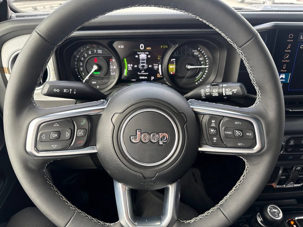 Certified 2025 Jeep Wrangler Unlimited Sahara w/ Safety Group AWD/4WD image 21