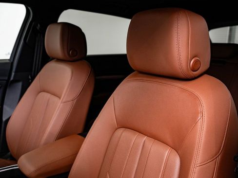 Used 2022 Audi e-tron Premium Plus w/ Premium Plus Package image 24