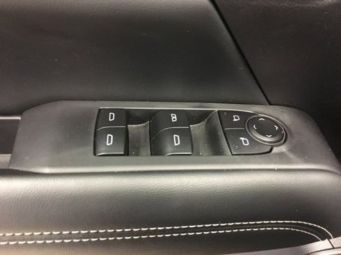 Used 2025 GMC Terrain Elevation image 32