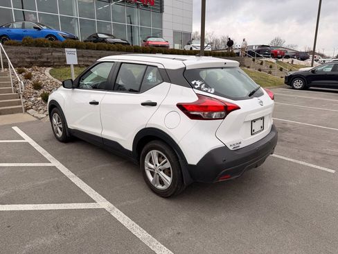 Certified 2020 Nissan Kicks S image 5
