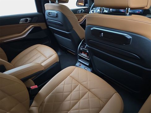 Used 2024 BMW X7 xDrive40i w/ Executive Package image 14