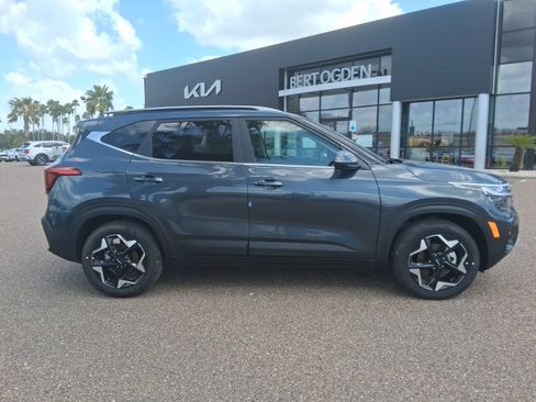 New 2026 Kia Seltos EX FWD image 3