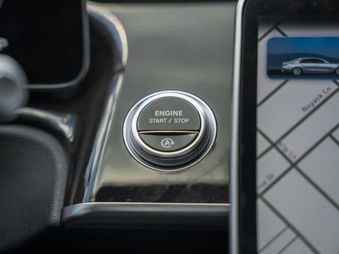 Certified 2022 Mercedes-Benz S 500 4MATIC w/ AMG Line Package image 19