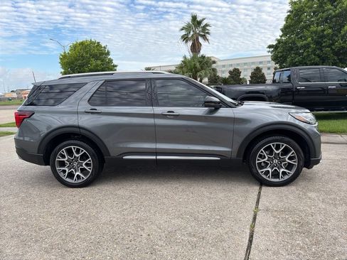 Used 2025 Ford Explorer Platinum w/ Ultimate Package AWD/4WD image 4