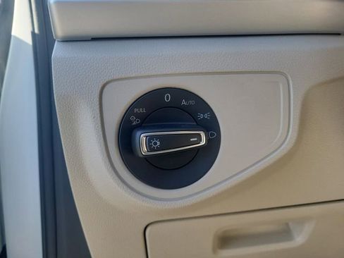 Used 2022 Volkswagen Atlas SE image 9