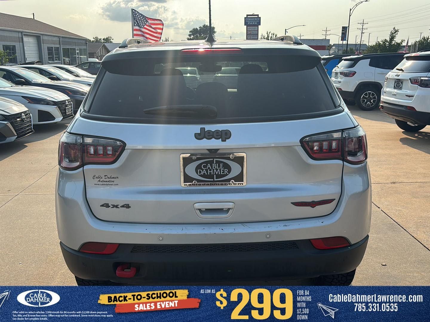 Used 2025 Jeep Compass Trailhawk AWD/4WD image 5