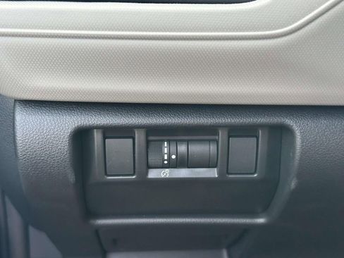 Used 2025 Subaru Forester AWD/4WD image 29