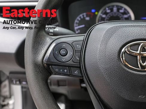 Used 2022 Toyota Corolla LE FWD image 14