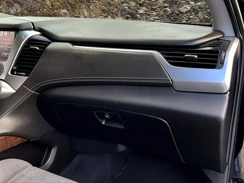 Used 2020 Chevrolet Suburban LS image 13