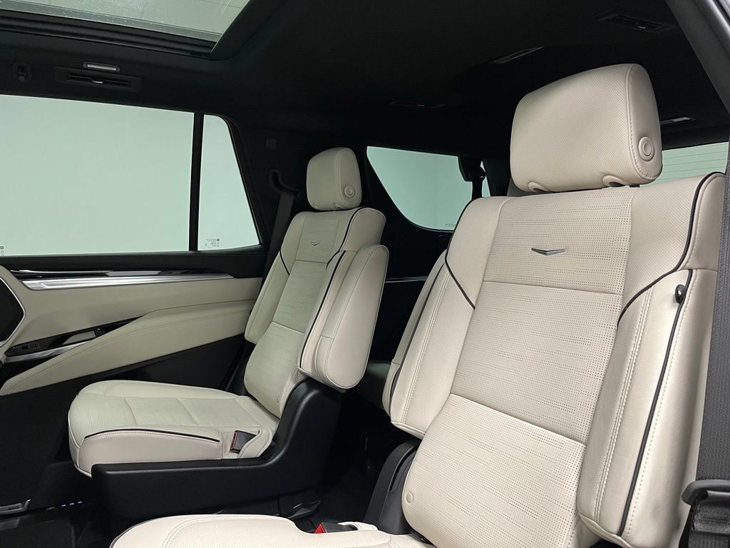 Used 2026 Cadillac Escalade Sport AWD/4WD image 44