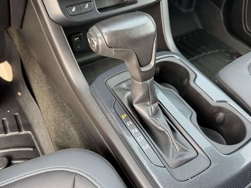 Used 2015 Chevrolet Colorado Z71 AWD/4WD image 22