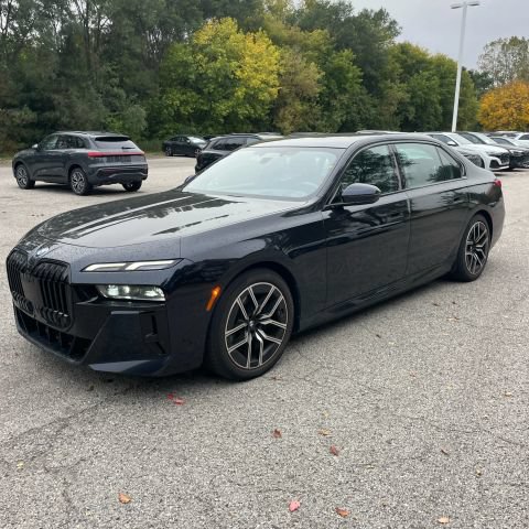 Used 2023 BMW i7 xDrive60 AWD/4WD image 3