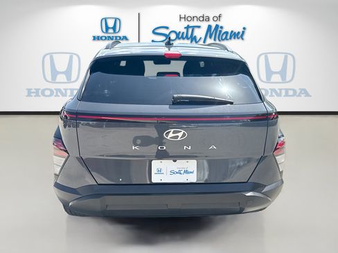 Used 2024 Hyundai Kona SEL w/ Convenience Package FWD image 6
