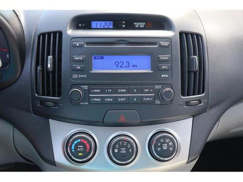Used 2010 Hyundai Elantra GLS FWD image 14