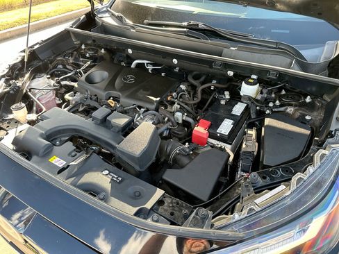 Used 2022 Toyota RAV4 XLE image 24