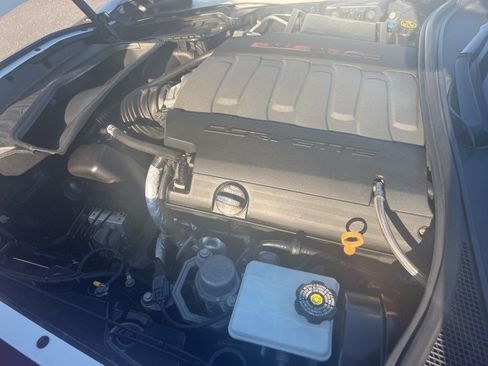 Used 2019 Chevrolet Corvette Stingray Coupe w/ 1LT RWD image 39