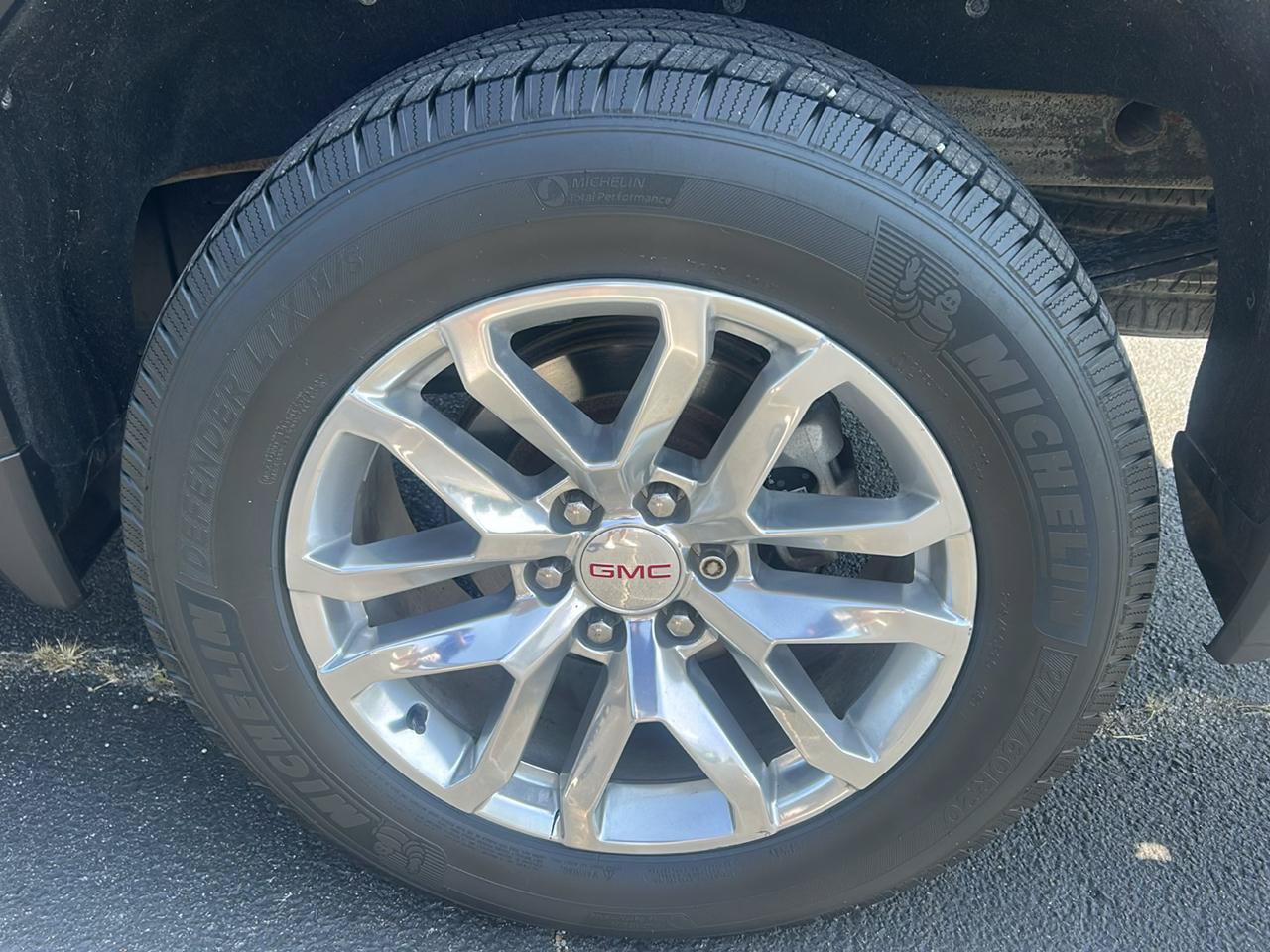 Used 2019 GMC Sierra 1500 SLT w/ SLT Premium Package AWD/4WD image 11
