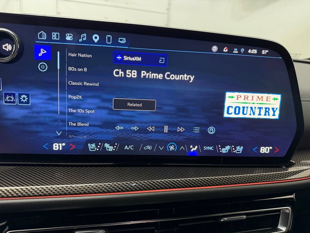 Used 2025 Chevrolet Traverse High Country FWD image 26
