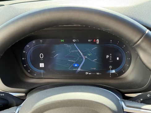 Used 2025 Volvo XC60 B5 Plus image 16