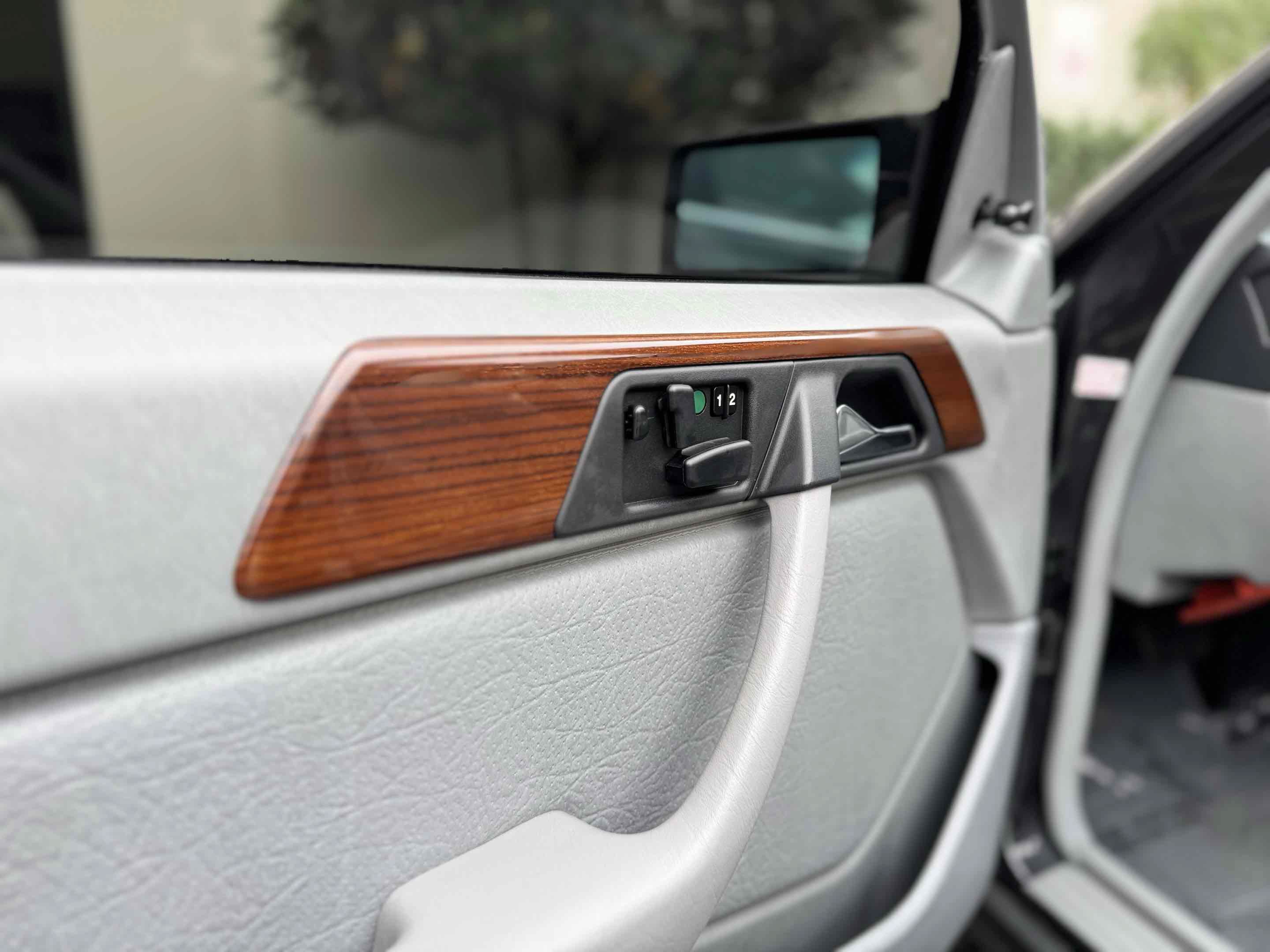 Used 1987 Mercedes-Benz 300 D Turbo image 86
