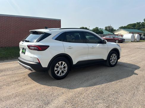Used 2023 Ford Escape Active w/ Tech Pack #2 AWD/4WD image 4