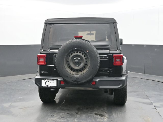 Used 2018 Jeep Wrangler Unlimited Sahara w/ Safety Group AWD/4WD image 5