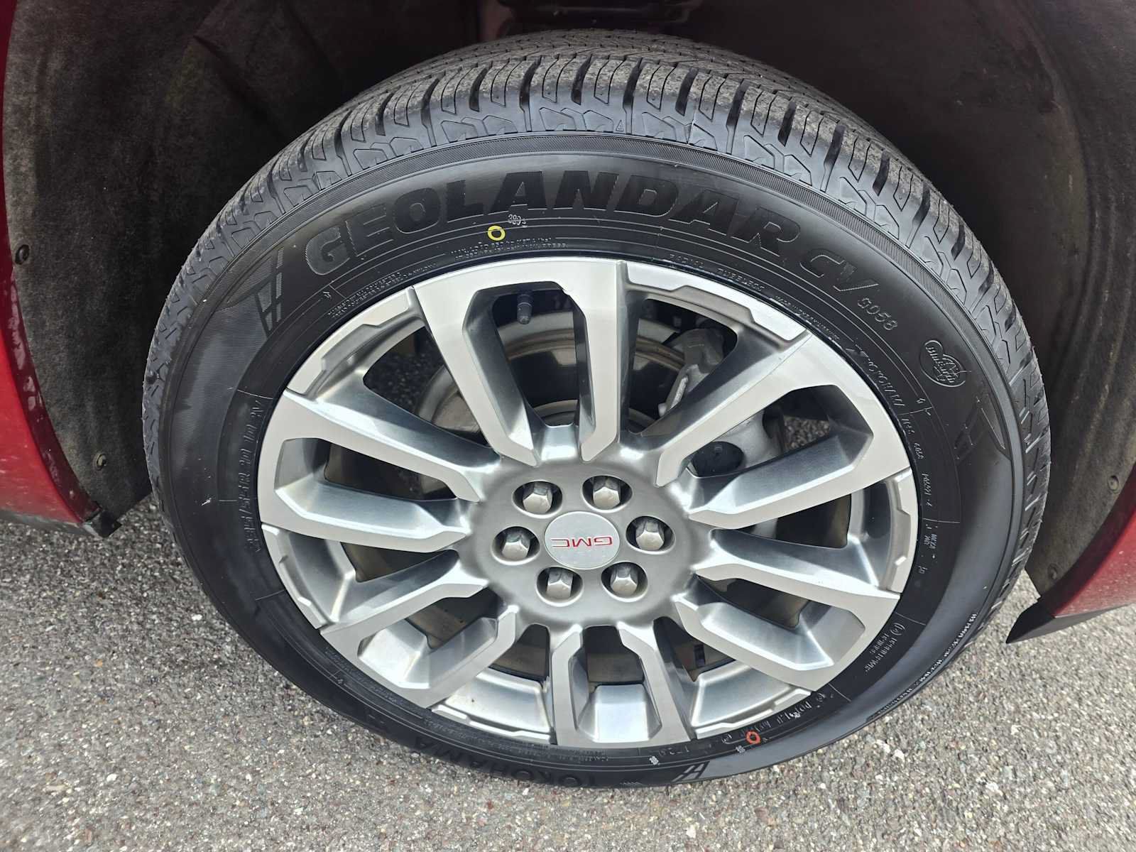 Used 2023 GMC Acadia Denali FWD image 9
