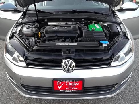 Used 2016 Volkswagen Golf S image 26