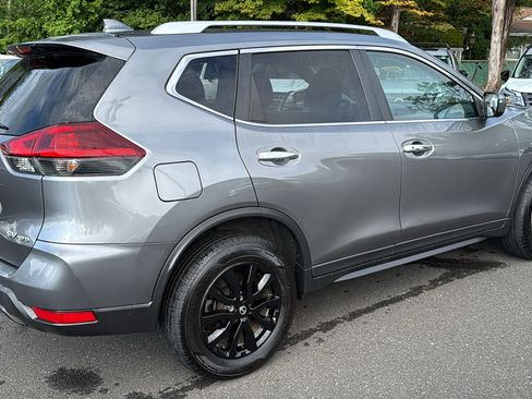 Used 2018 Nissan Rogue SV AWD/4WD image 26