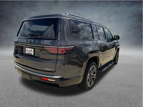 Used 2024 Jeep Wagoneer Series II w/ Flexible Seating Group RWD image 10