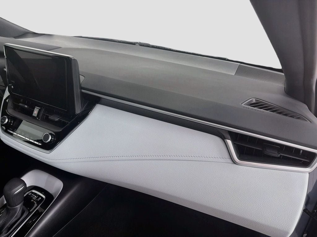 Used 2024 Toyota Corolla SE w/ SE Convenience Package FWD image 26