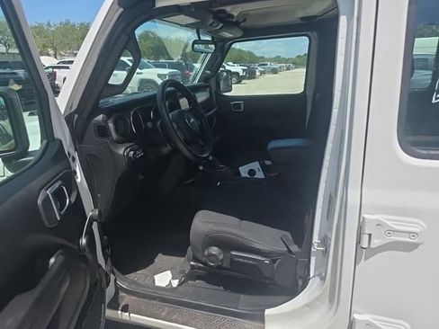 Used 2022 Jeep Wrangler Unlimited Sport AWD/4WD image 11