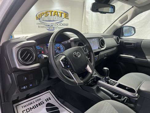 Used 2020 Toyota Tacoma SR5 image 22