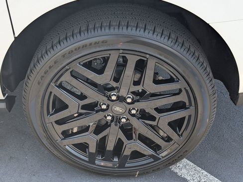 New 2026 Ford Expedition Max Platinum w/ Stealth Performance Package AWD/4WD image 19