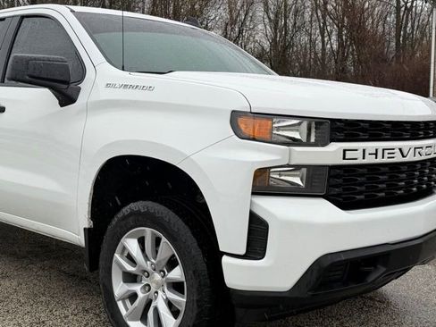Used 2021 Chevrolet Silverado 1500 Custom image 2
