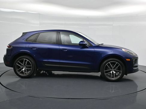 Certified 2026 Porsche Macan AWD/4WD image 8