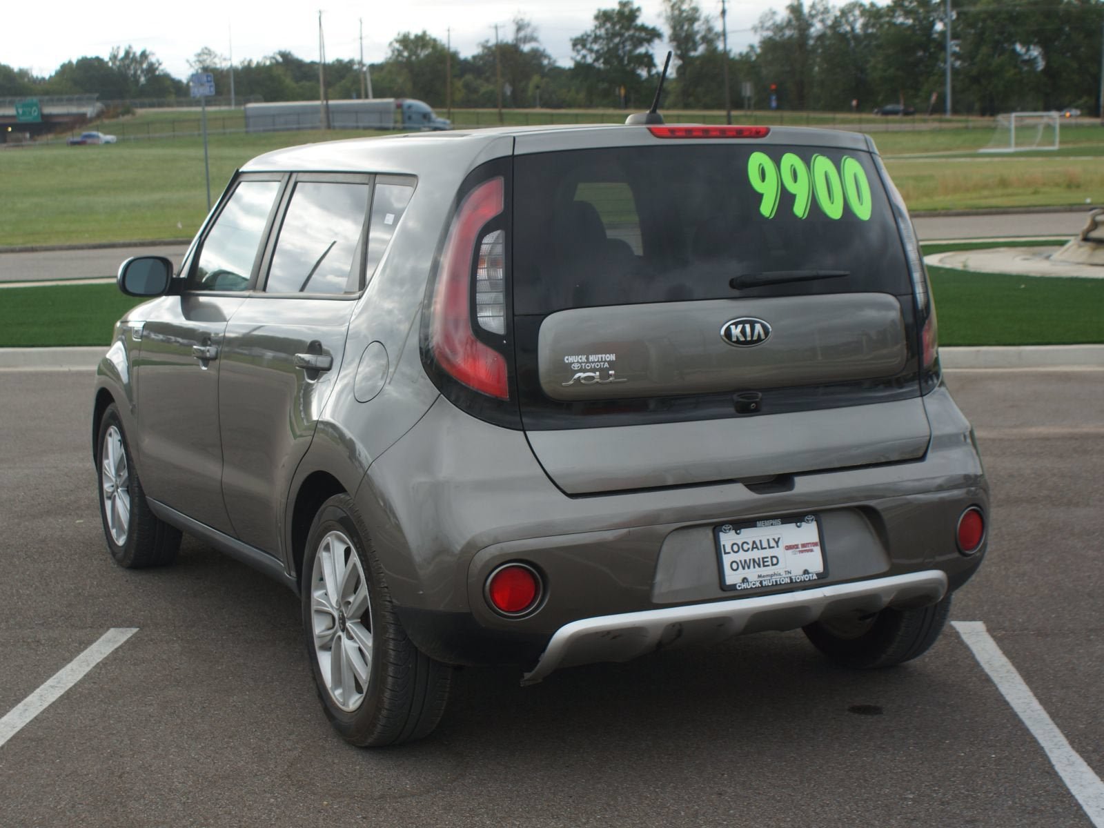 Used 2018 Kia Soul + FWD image 11