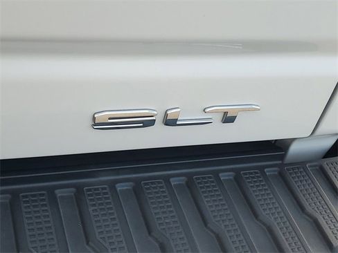 Used 2022 GMC Sierra 2500 SLT w/ SLT Premium Package image 29