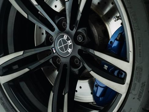 Used 2017 BMW M3 RWD image 23