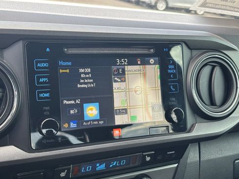 Used 2017 Toyota Tacoma TRD Off-Road image 23