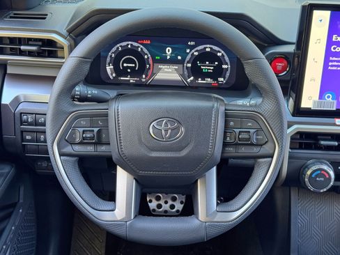 Used 2025 Toyota Tacoma TRD Sport image 19