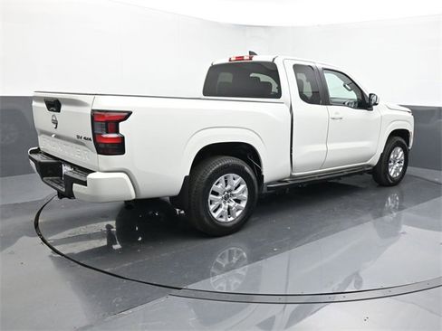 Used 2023 Nissan Frontier SV w/ Technology Package image 5