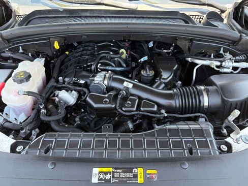 Used 2023 Jeep Grand Cherokee L Laredo RWD image 11