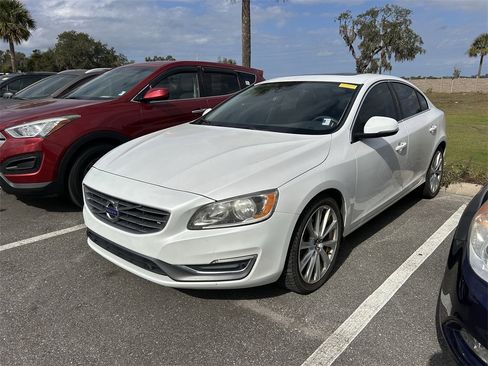 Used 2018 Volvo S60 T5 Inscription image 9