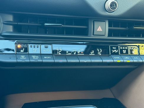 New 2025 Toyota Crown Signia image 23