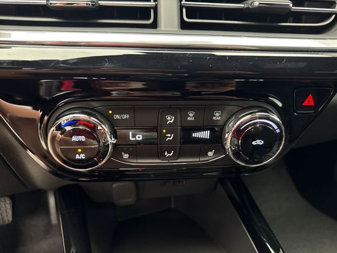 New 2025 Chevrolet Trax RS image 18