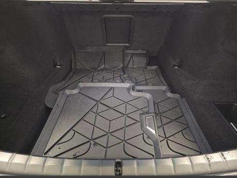 Used 2025 BMW 760i xDrive w/ Executive Package AWD/4WD image 7