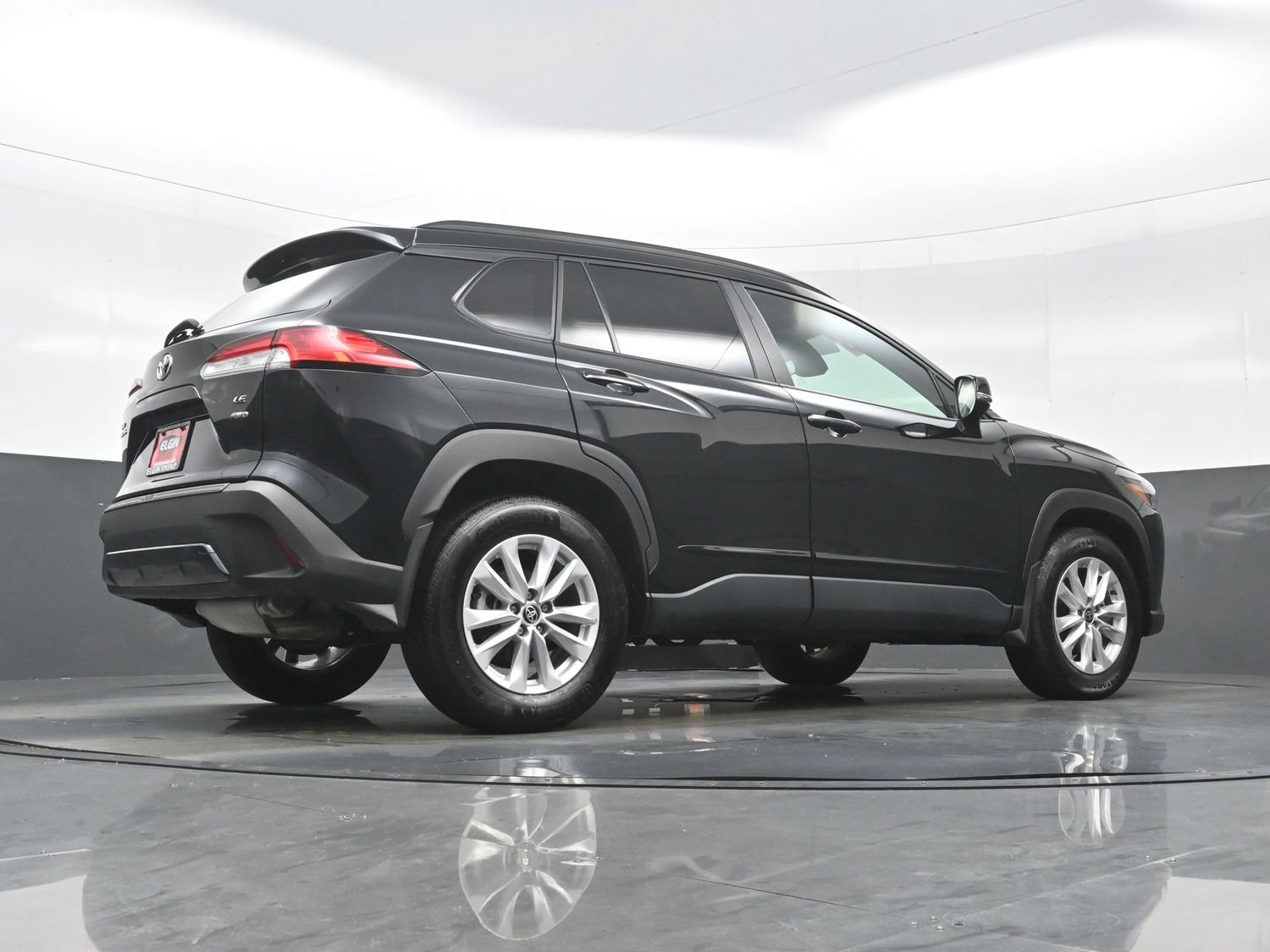 Used 2023 Toyota Corolla Cross LE AWD/4WD image 31