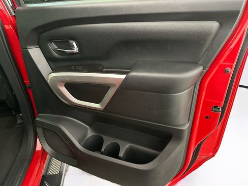 Used 2020 Nissan Titan SV w/ SV Convenience Package image 31