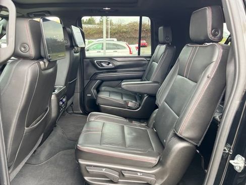 Used 2021 Chevrolet Suburban RST w/ Luxury Package image 17